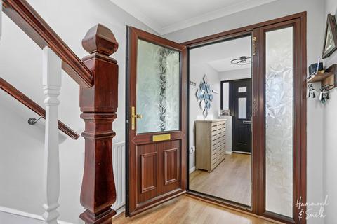 4 bedroom semi-detached house for sale, Crows Road, Epping CM16