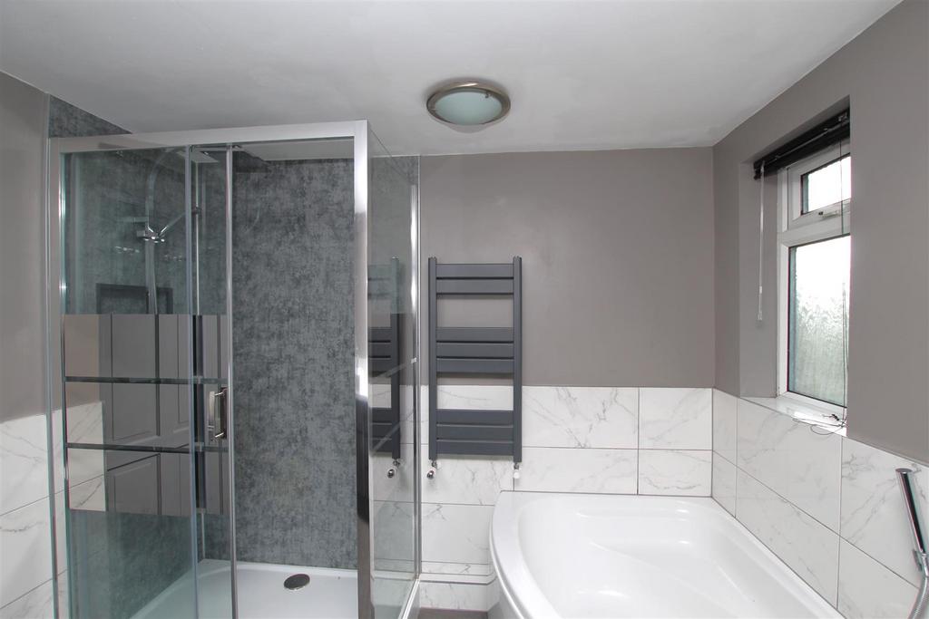 Bathroom - b.JPG