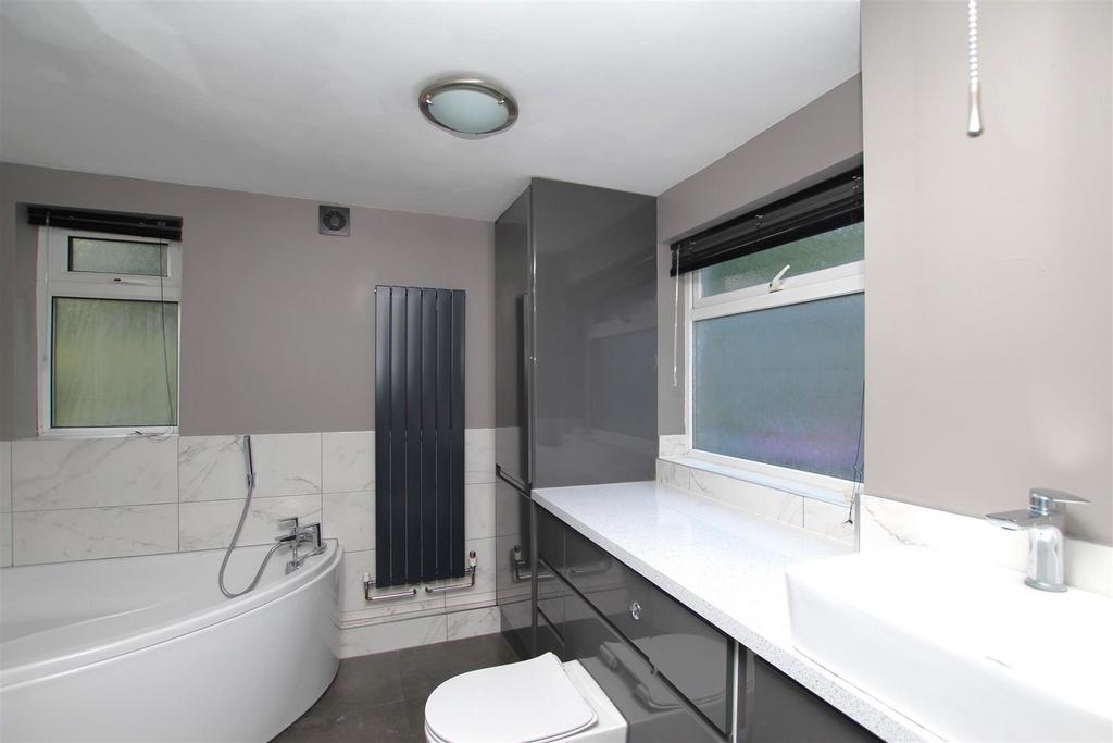 Bathroom.JPG