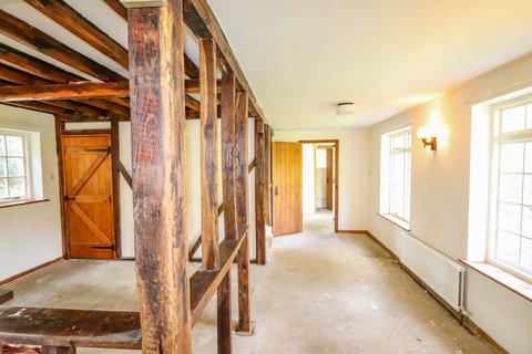 3 bedroom detached house for sale, London Road, Mountfield, TN32