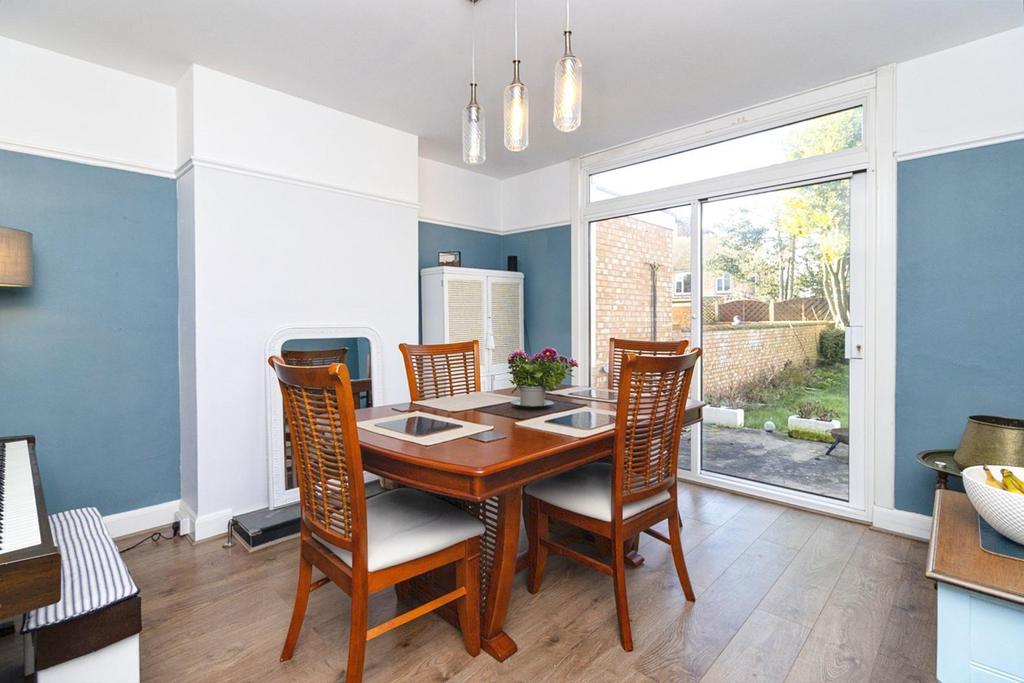 6 Dining room.jpg