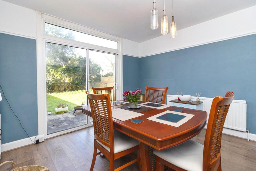 7 Dining room.jpg