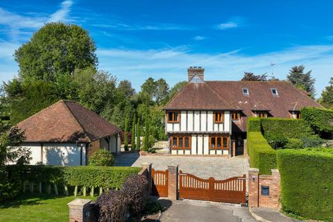 6 bedroom detached house for sale, Paddock Way, Ashley Green