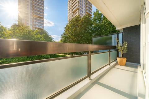 3 bedroom duplex for sale, Bolingbroke Walk, London