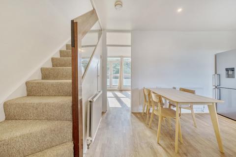 3 bedroom duplex for sale, Bolingbroke Walk, London
