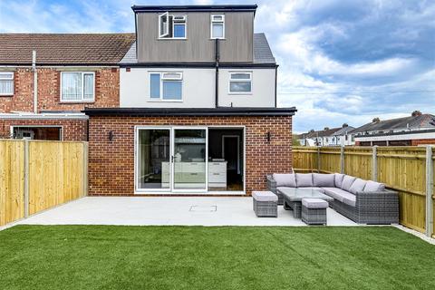 3 bedroom end of terrace house for sale, Coppins Grove, Portchester