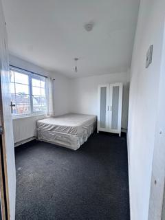 undefined, Pear Tree Avenue, Yiewsley UB7