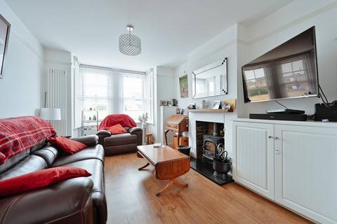 3 bedroom semi-detached house for sale, Kingsland Road, Boxmoor, Hemel Hempstead, HP1