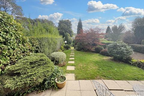 5 bedroom semi-detached house for sale, Upper Batley Low Lane, Batley