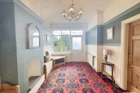 5 bedroom semi-detached house for sale, Upper Batley Low Lane, Batley