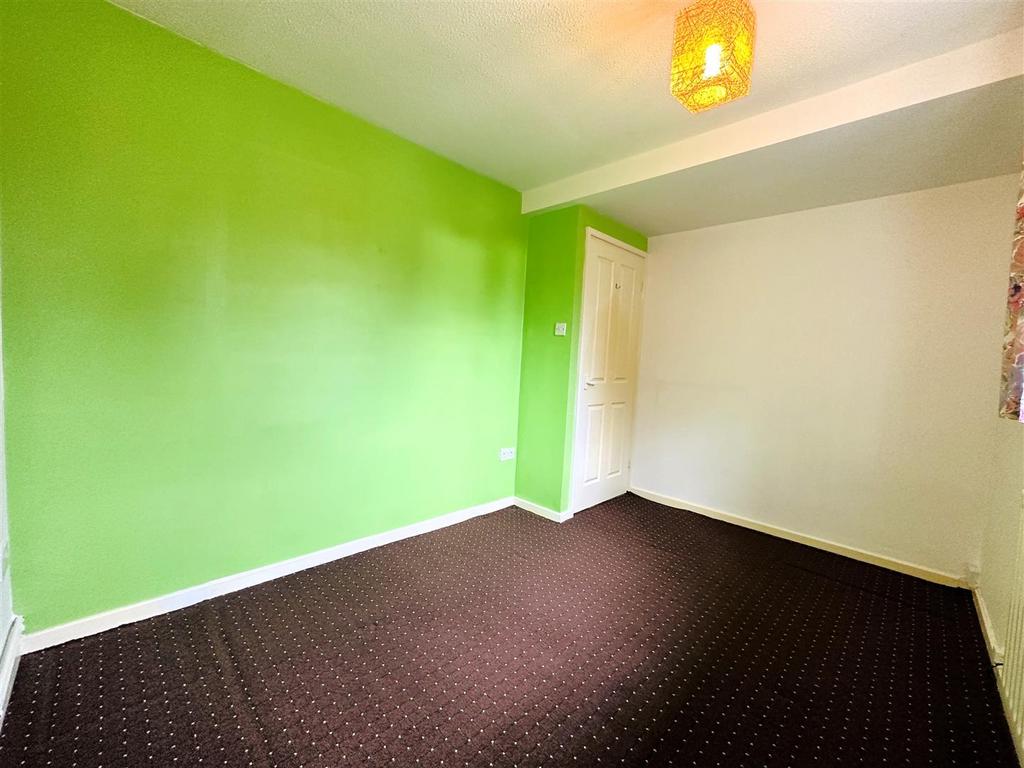 Bed 1 2.jpg