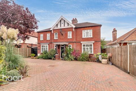 4 bedroom detached house for sale, Cromer Road, Norwich