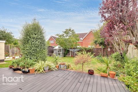 4 bedroom detached house for sale, Cromer Road, Norwich