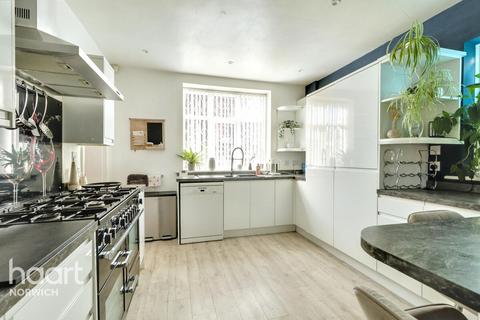 4 bedroom detached house for sale, Cromer Road, Norwich