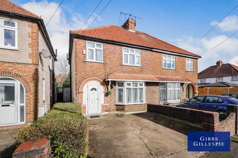 3 bedroom semi-detached house to rent, Gordon Crescent, Hayes, UB3