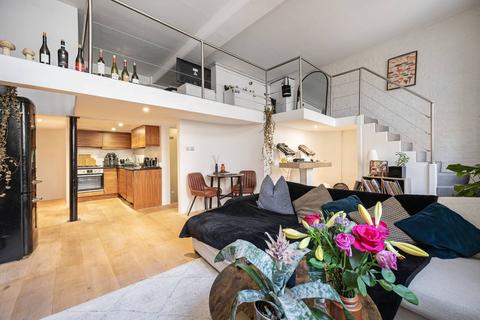 2 bedroom flat for sale, Institute Place, Hackney, London, E8