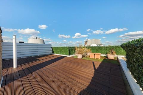 2 bedroom flat to rent, Warwick Drive, Putney, London, SW15