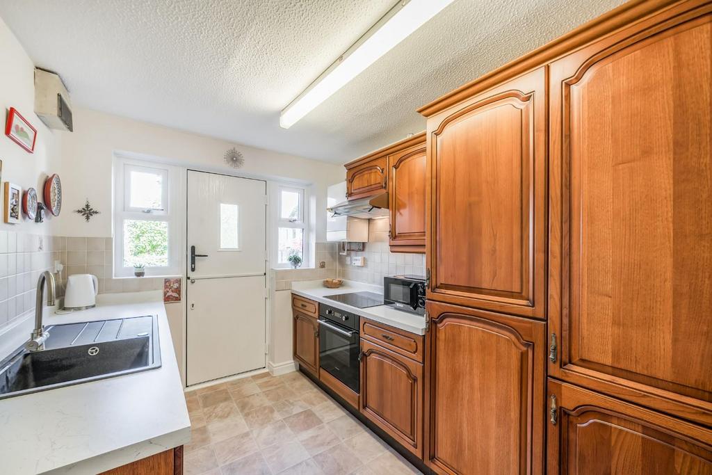 Kitchen 1.jpg