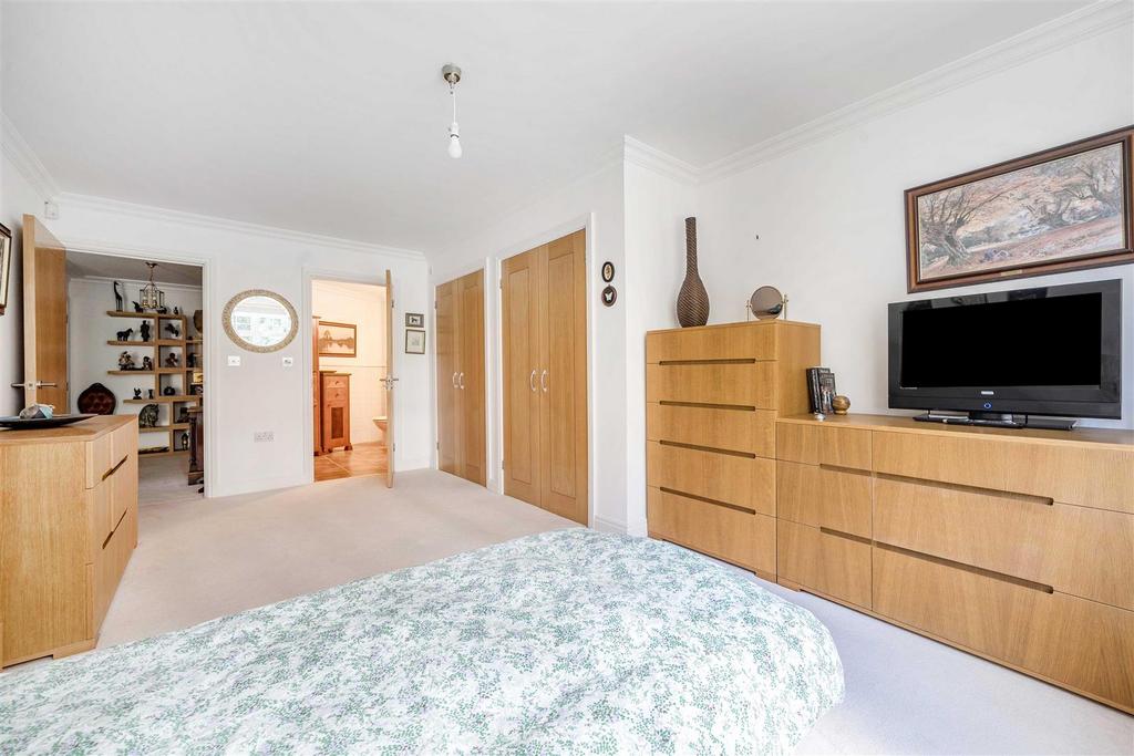 Bedroom 1.jpg