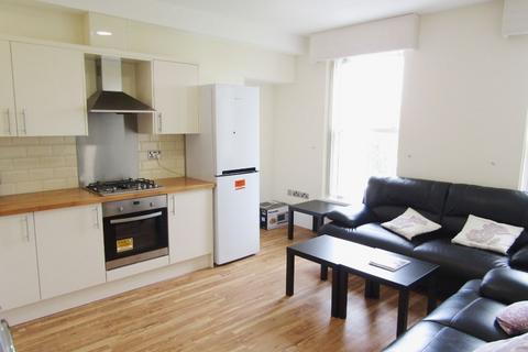 4 bedroom maisonette to rent, Belle Grove Terrace, Spital Tongues