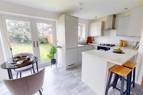 3 bedroom semi-detached house for sale, Wellgarth, Buttershaw, Bradford