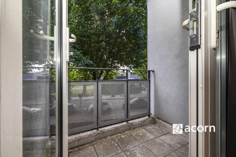1 bedroom in a house share to rent, *ROOM LET* Rennie Estate London SE16