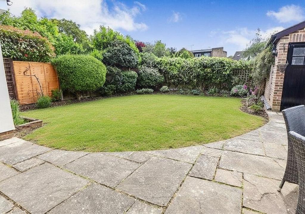 Garden and patio photo.png