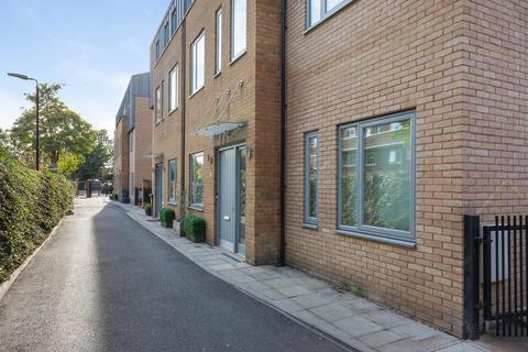 undefined, Brentford TW8