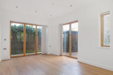 undefined, Brentford TW8