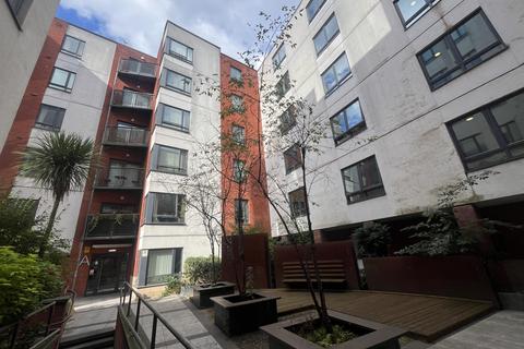 2 bedroom apartment to rent, Citadel, Ludgate Hill, Manchester. M4 4AP.