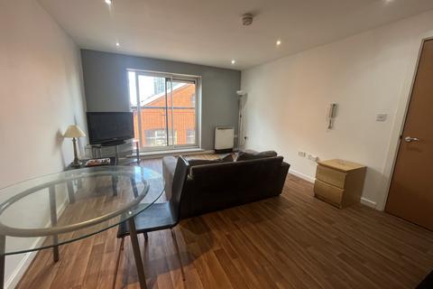 2 bedroom apartment to rent, Citadel, Ludgate Hill, Manchester. M4 4AP.