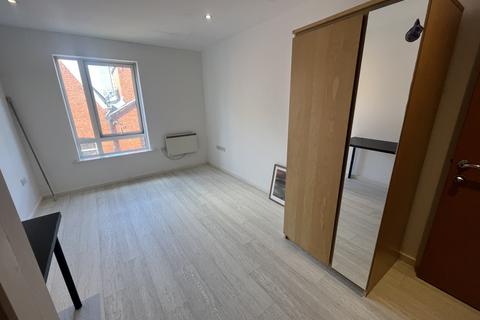 2 bedroom apartment to rent, Citadel, Ludgate Hill, Manchester. M4 4AP.