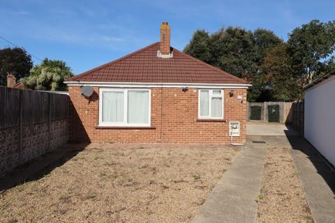 2 bedroom detached bungalow for sale, Oakwood Road, Hayling Island