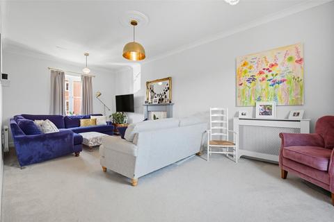 4 bedroom end of terrace house for sale, Eastwood Park, Great Baddow, Chelmsford, Essex, CM2