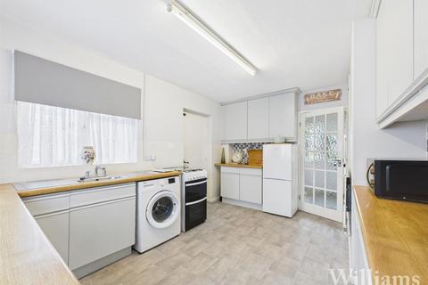 3 bedroom semi-detached house for sale, Malvern Road, Aylesbury HP20