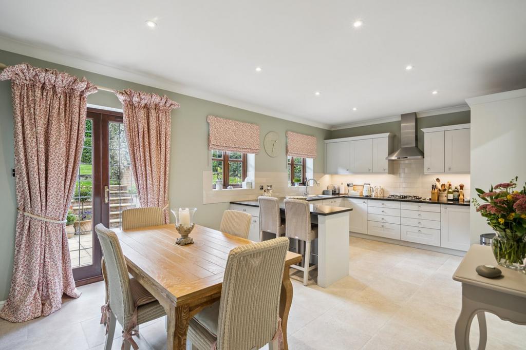 Kitchen/Breakfast