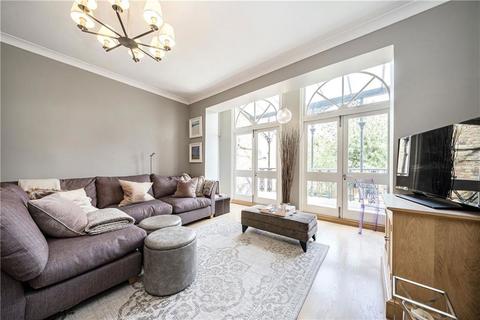 2 bedroom flat for sale, Bolingbroke Grove, London SW11