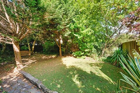 2 bedroom flat for sale, Cavendish Road, London NW6