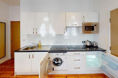 Studio to rent, Upper Parliament Street, Nottingham NG1