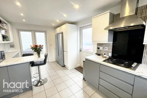 4 bedroom detached house for sale, Coral Crescent, Warsop