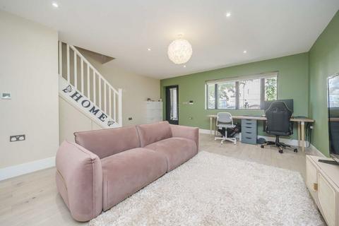 undefined, Golden Manor, London W7