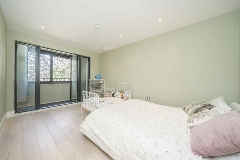 undefined, Golden Manor, London W7