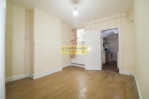 undefined, Hampton Road Luton LU4 8AR