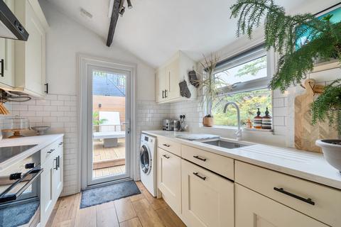 2 bedroom link detached house for sale, Kings Road, Haslemere, Surrey, GU27