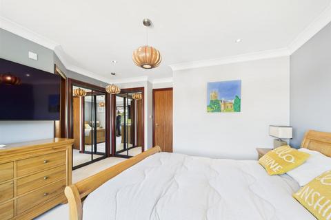 52 Elm Street, Errol, Perth, PH2 7SQ