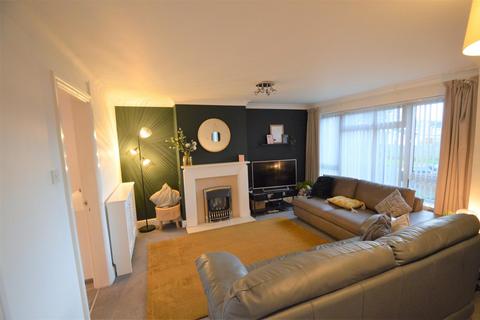 3 bedroom semi-detached house to rent, 20 Millfield Drive, Cowbridge, CF71 7BR