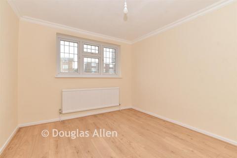 19 Abbs Cross Gardens, Hornchurch, RM12 4XD