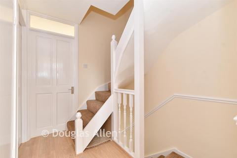 19 Abbs Cross Gardens, Hornchurch, RM12 4XD