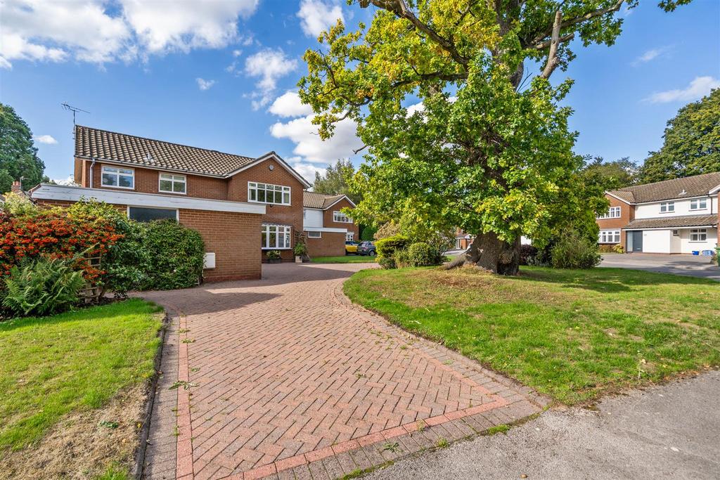 2 Oaken Drive 22.jpg