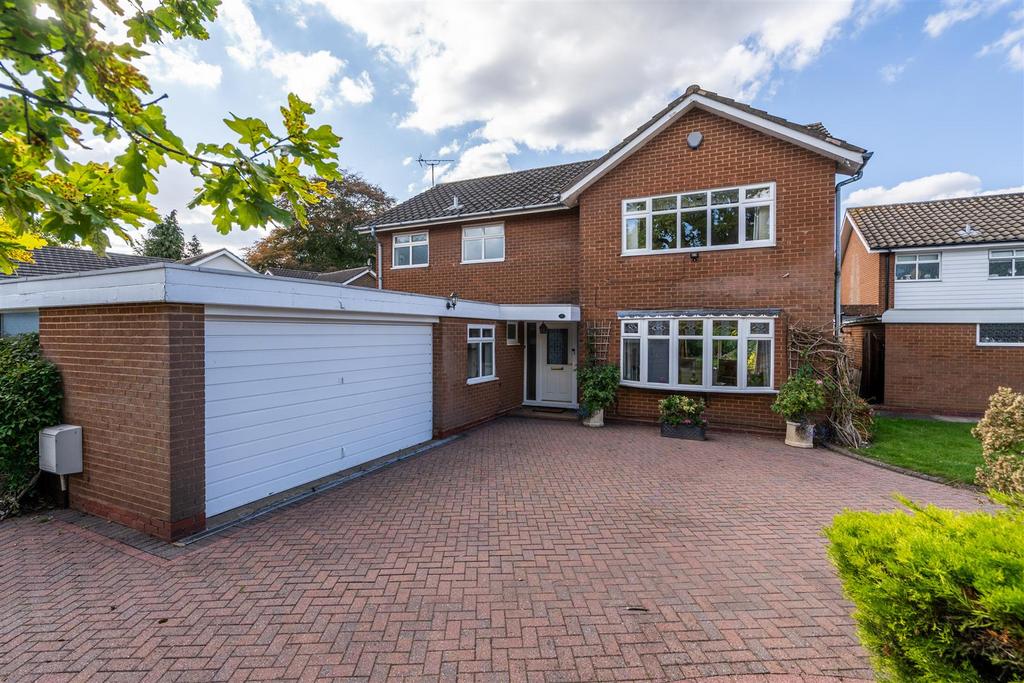 2 Oaken Drive 23.jpg